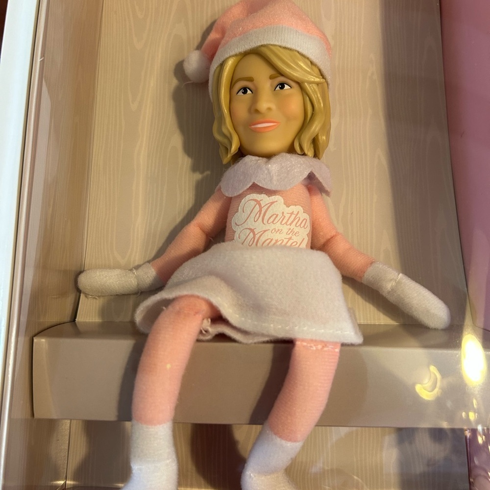 Martha on the Mantle 2025 Edition With Expansion Pack Martha Stewart NEW - Picture 4 of 7